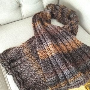 Knitted scarf